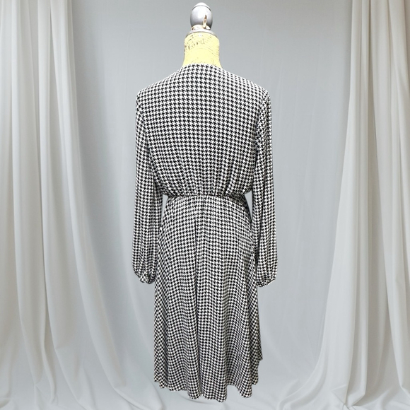 113 - Suzy Shier Dress - Picture 6 of 12